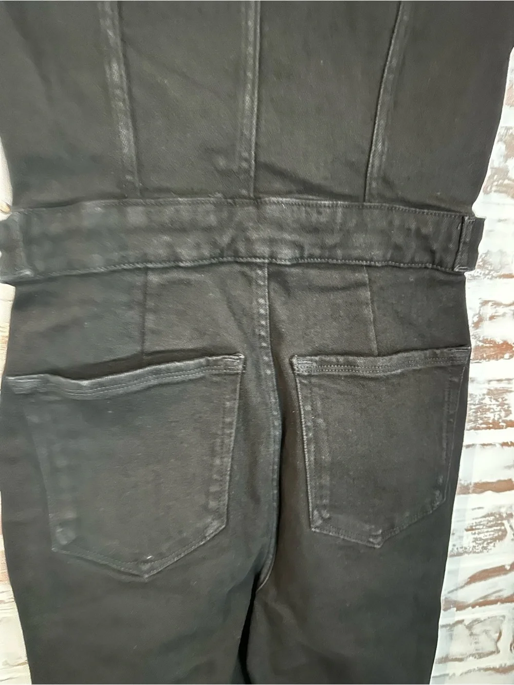 Good American Slim Short-Sleeve Black Utility Jumpsuit - Picture 4 of 7